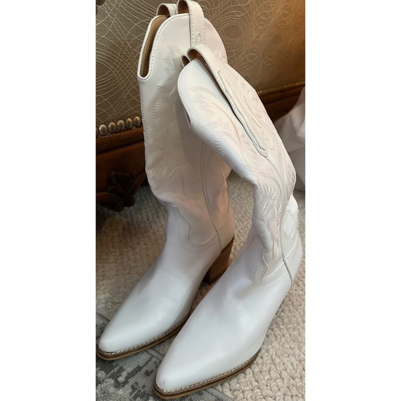 Pierre Dumas White Embroidered Cowboy Boots Women Size 6.5 Stacked Heel - Picture 2 of 7